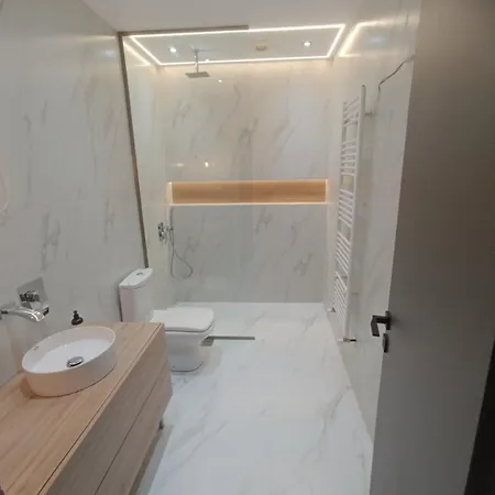 Pilea Luxury 8 * Selanik
